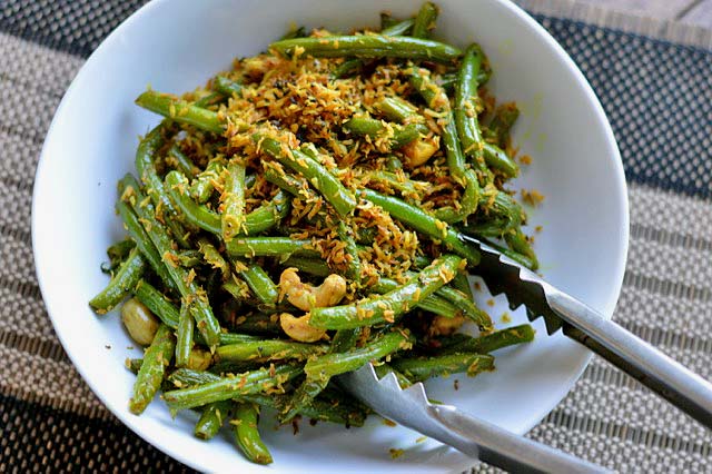 Green Beans with Cashews and Coconut