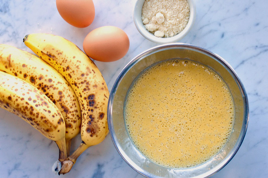 3 ingredient banana almond pancakes