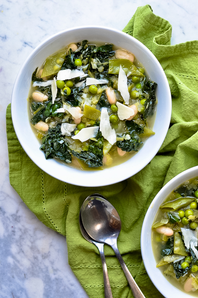 Minestrone Verde bowl and napkin