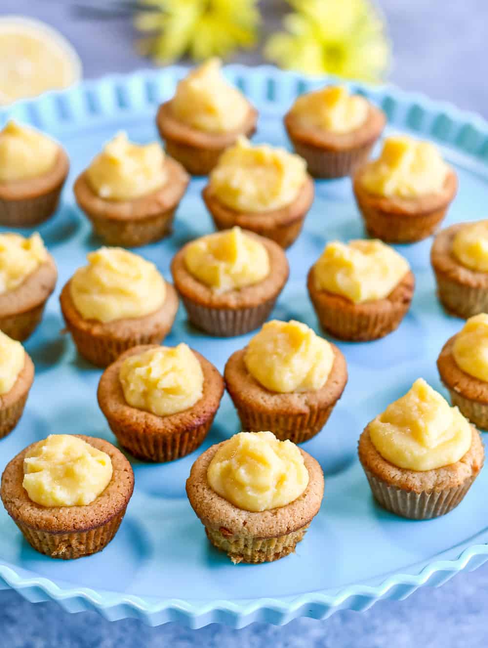 mini lemon curd tart