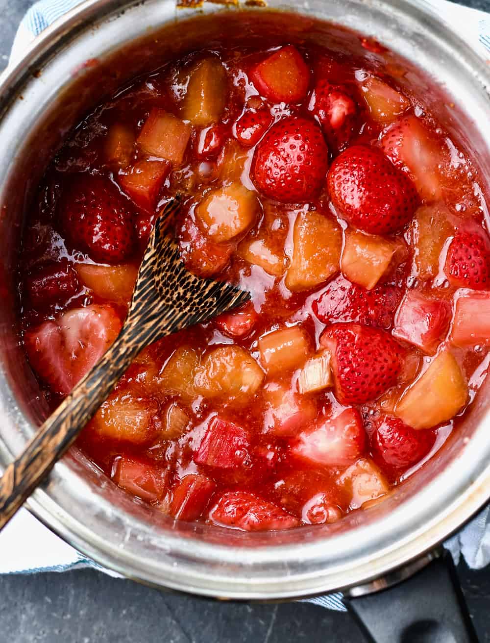 Strawberry Rhubarb Crumb Bars in pot