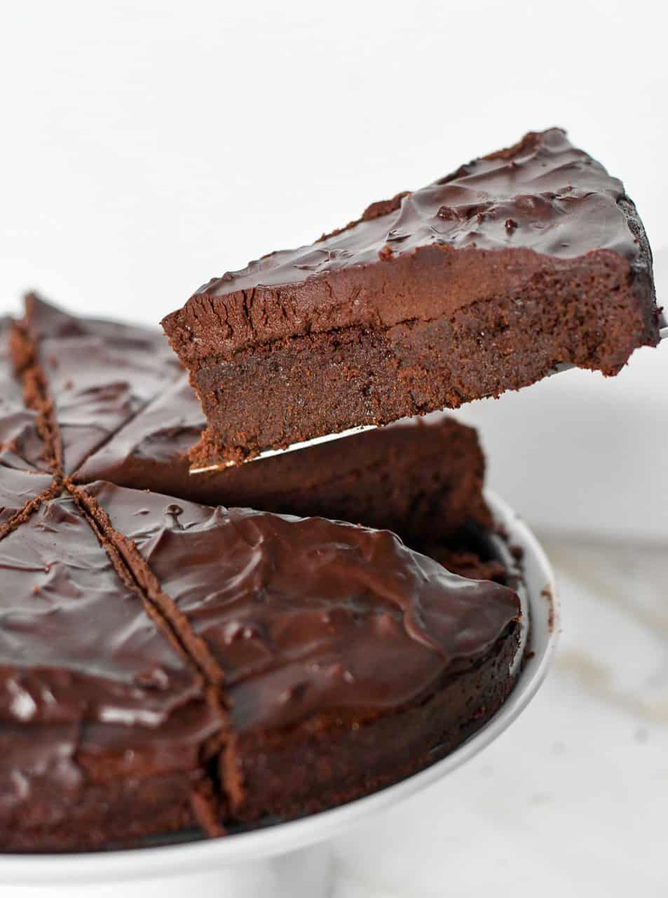 Paleo Flourless Chocolate Cake (Gluten free) | Eat Well Enjoy Life