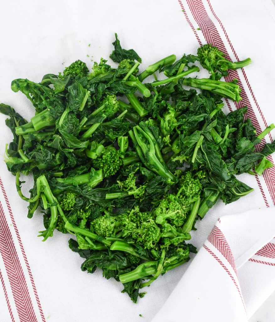 Sautéed Broccoli Rabe with Garlic and Olives